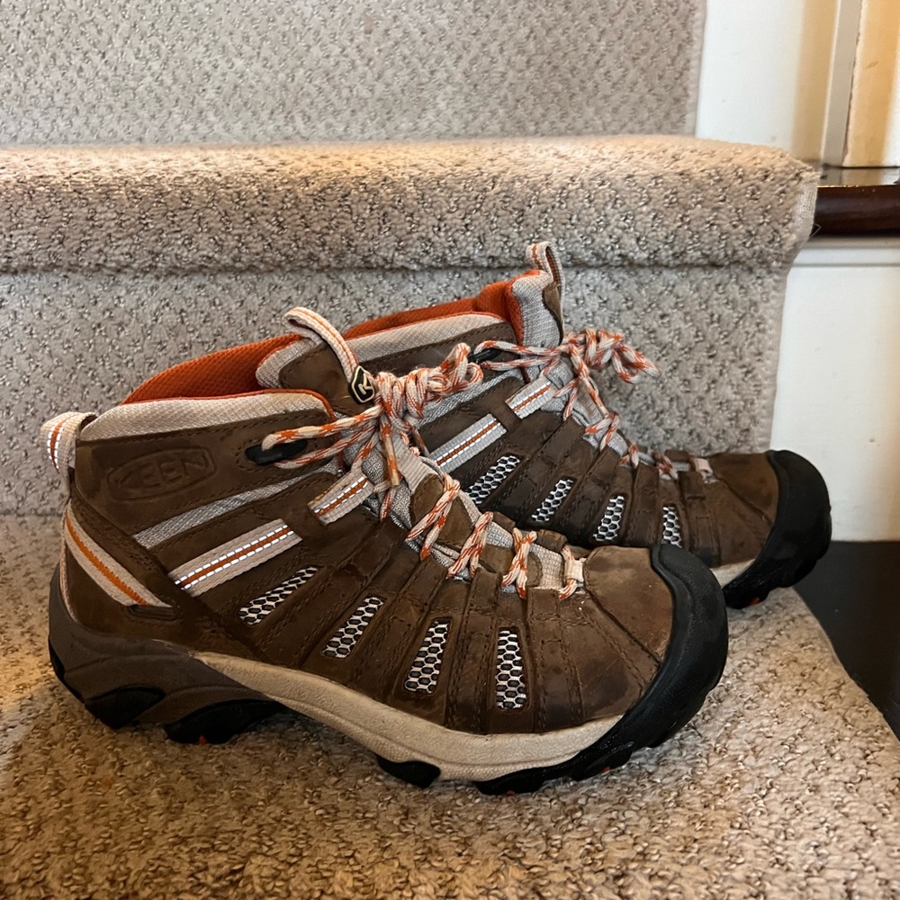 KEEN Targhee hiking boots